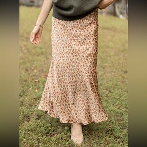 Brand new Pink Lily Floral Print Maxi Skirt